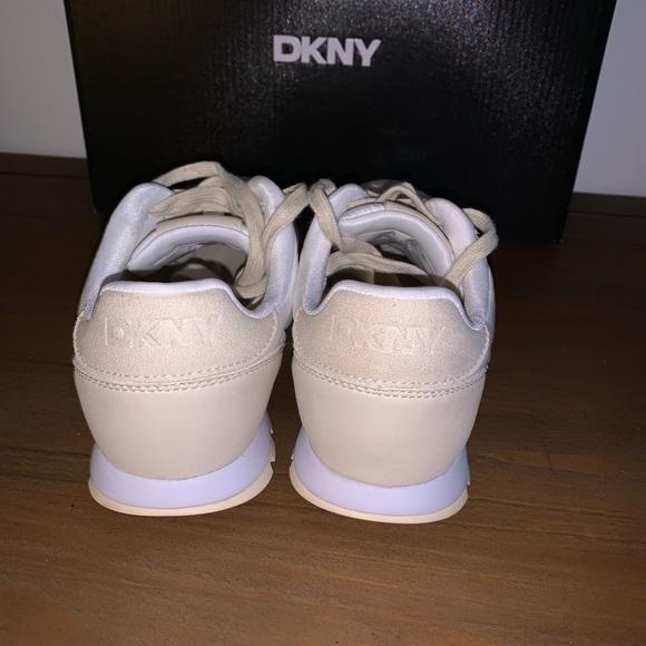 DKNY FORSYTHE SNEAKERS - Picture 3 of 7